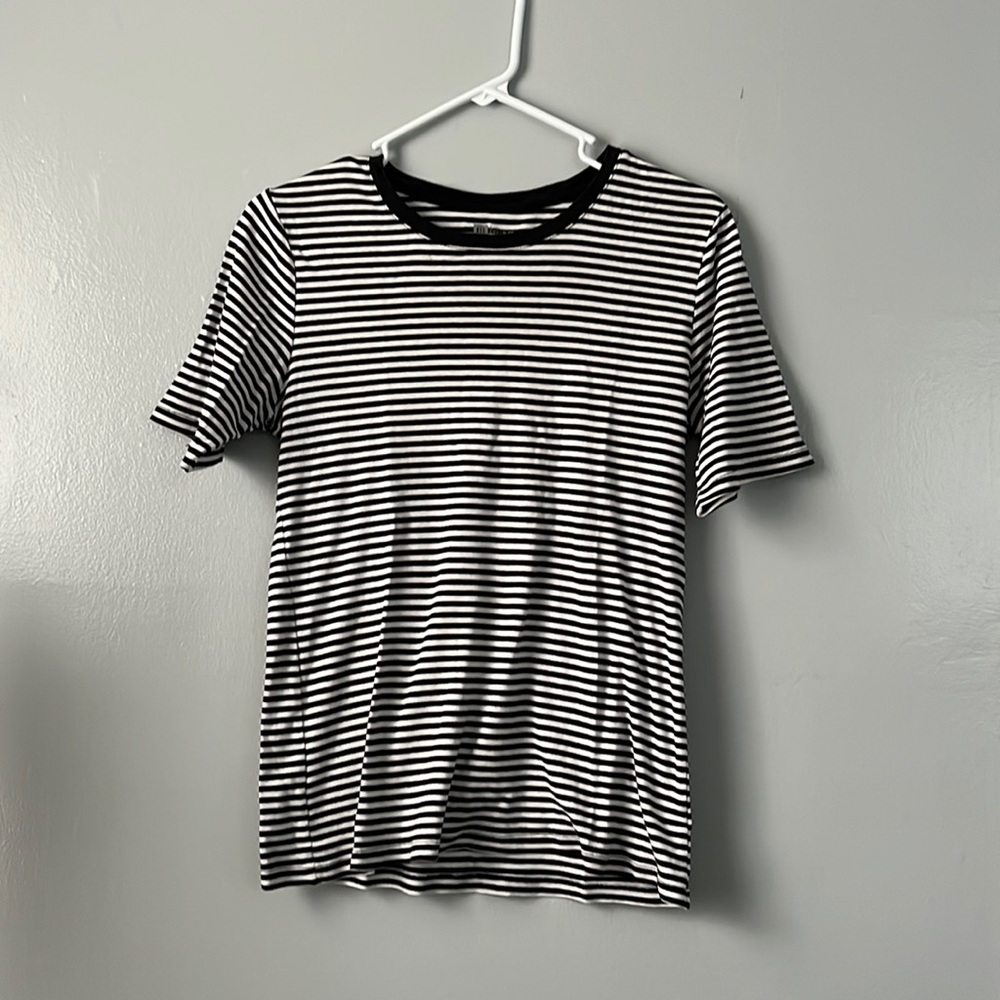 Gap Black and White Striped Tee